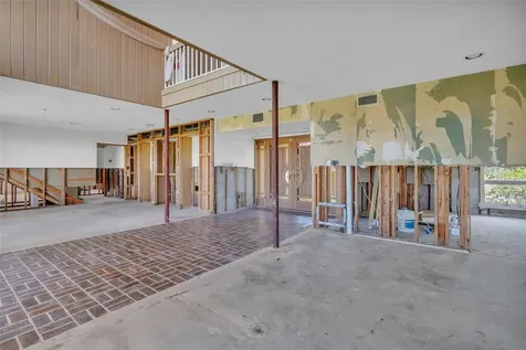 1058 Eldorado Avenue Clearwater Beach FL 33767