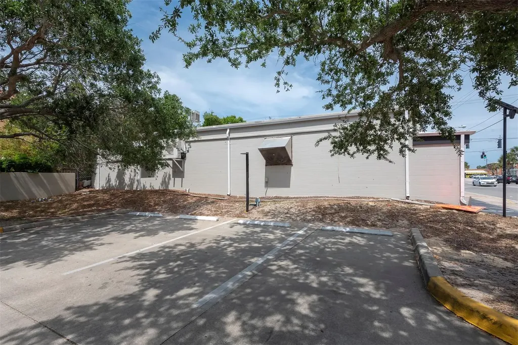 133 Main Street E Daytona Beach FL 32118