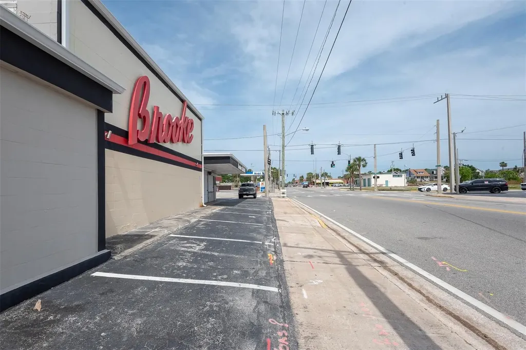 133 Main Street E Daytona Beach FL 32118