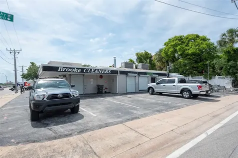 133 Main Street E Daytona Beach FL 32118
