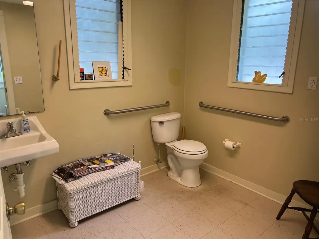 25527 W Newberry Road Newberry FL 32669