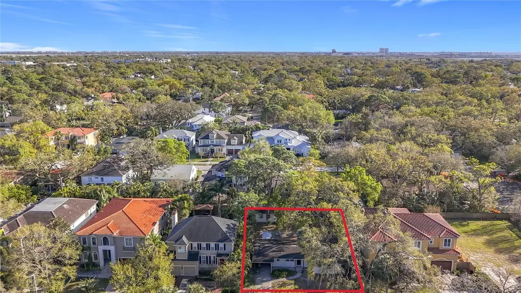 4624 W Lamb Avenue Tampa FL 33629
