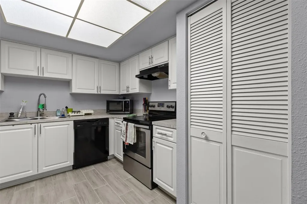 3709 Greenery Court Tampa FL 33618