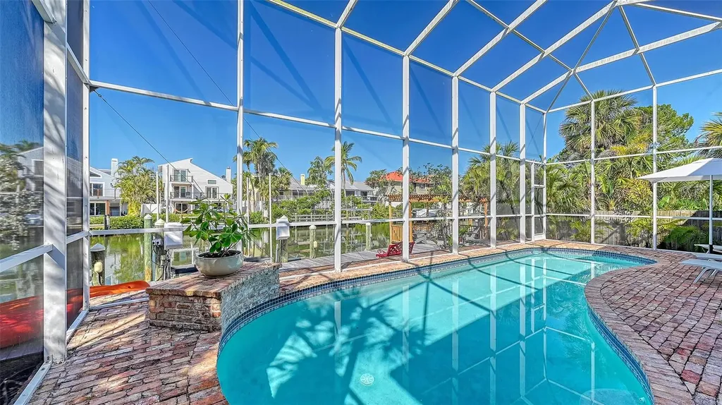5024 Commonwealth Drive Sarasota FL 34242