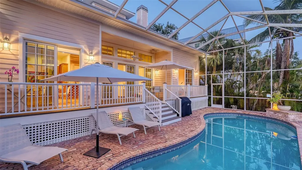 5024 Commonwealth Drive Sarasota FL 34242