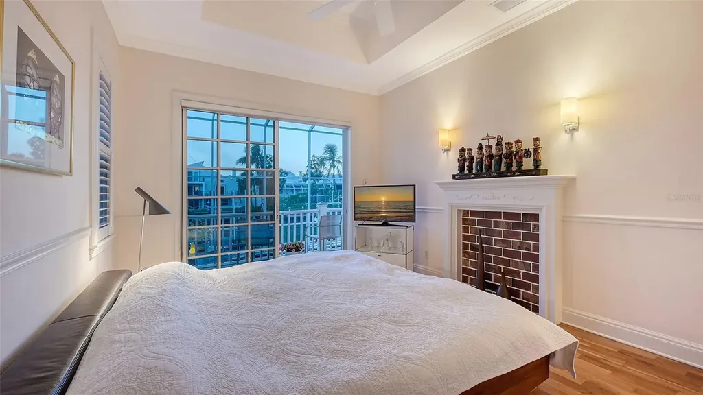 5024 Commonwealth Drive Sarasota FL 34242