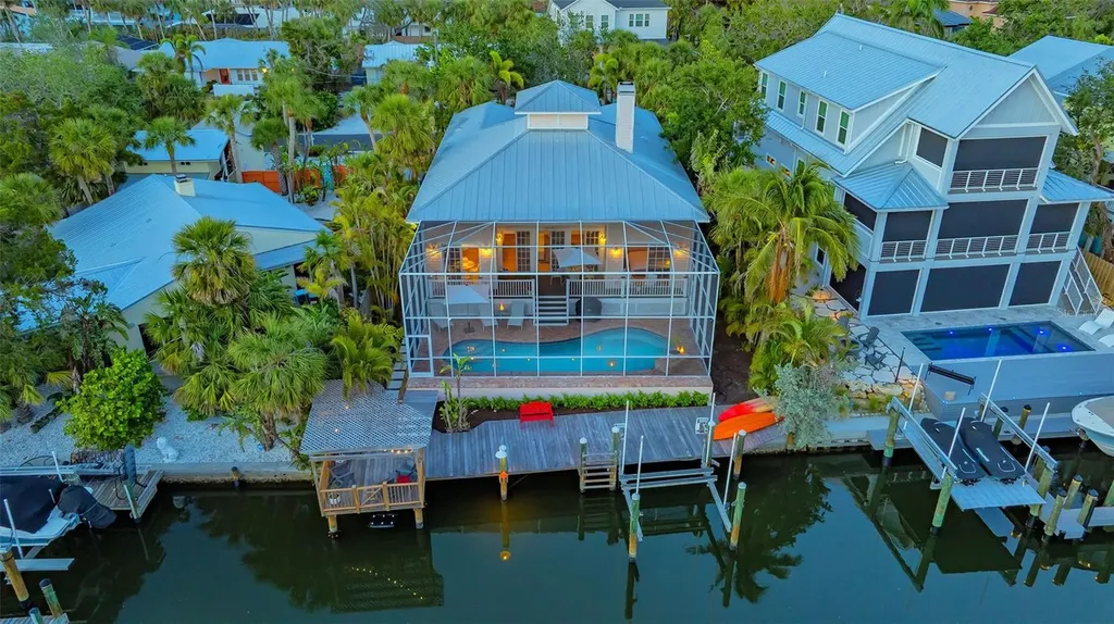 5024 Commonwealth Drive Sarasota FL 34242
