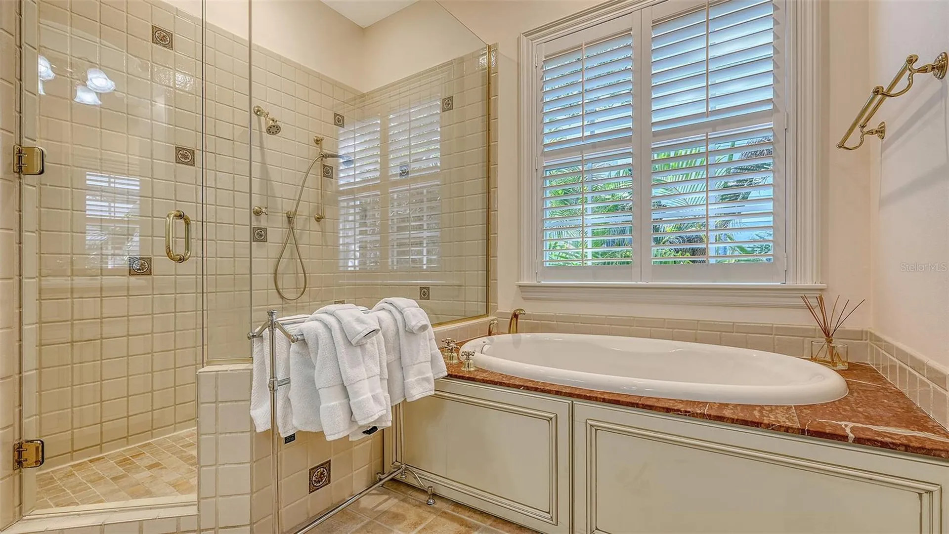 5024 Commonwealth Drive Sarasota FL 34242