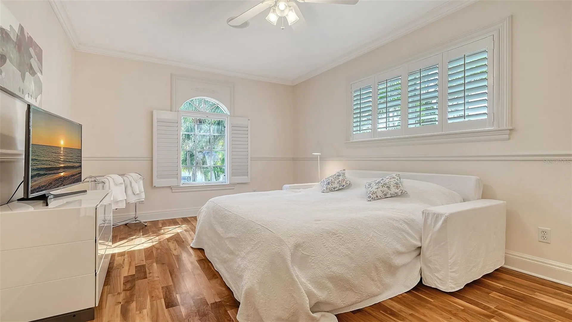 5024 Commonwealth Drive Sarasota FL 34242
