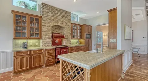 5024 Commonwealth Drive Sarasota FL 34242