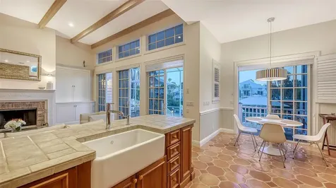 5024 Commonwealth Drive Sarasota FL 34242