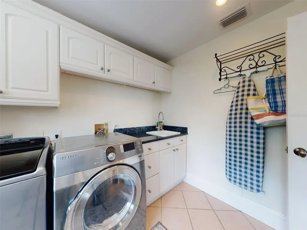 1913 Hill Street New Smyrna Beach FL 32169