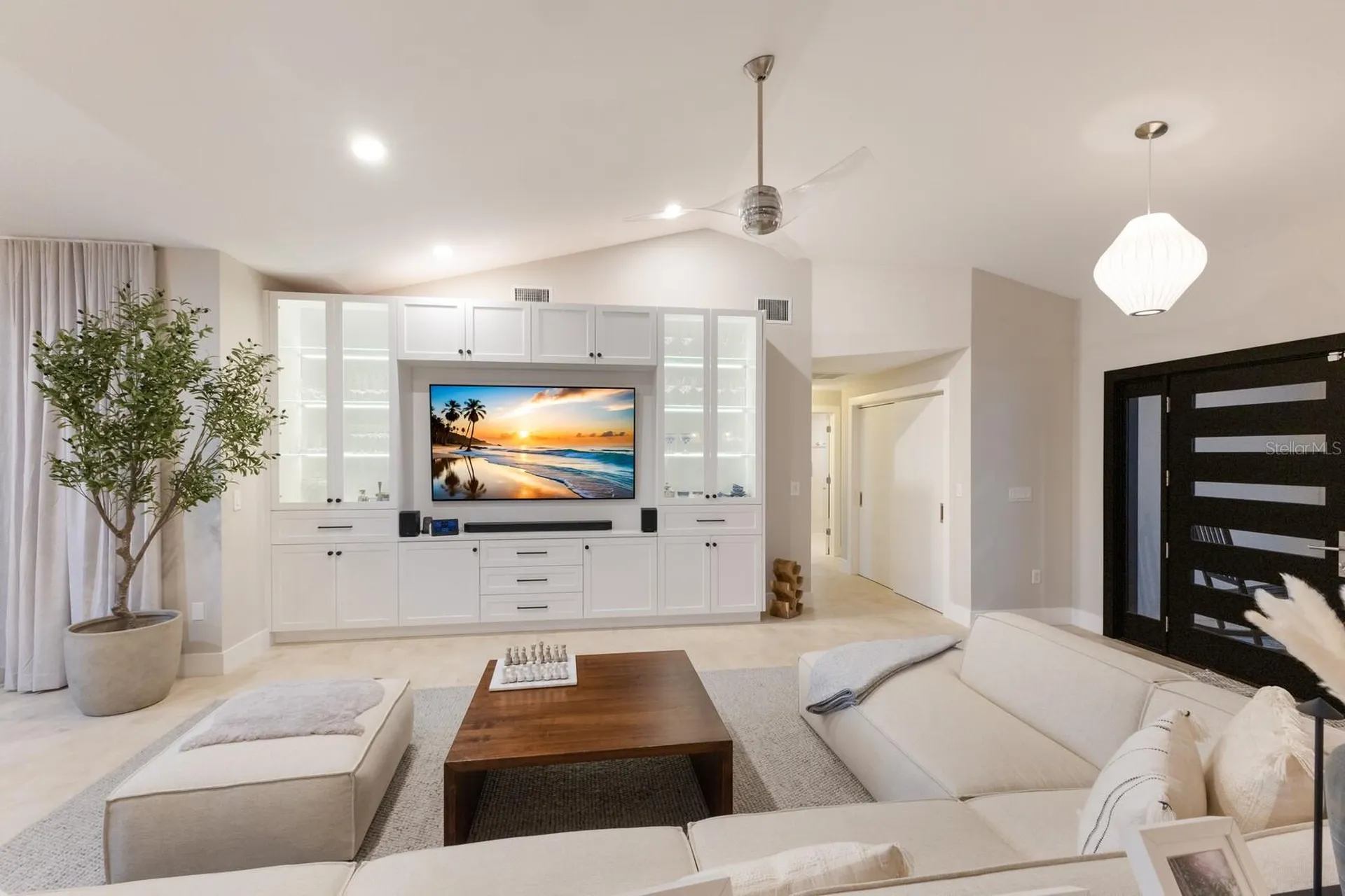 238 Island Circle Sarasota FL 34242