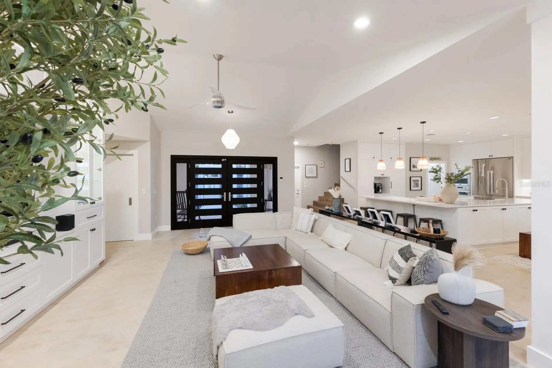 238 Island Circle Sarasota FL 34242