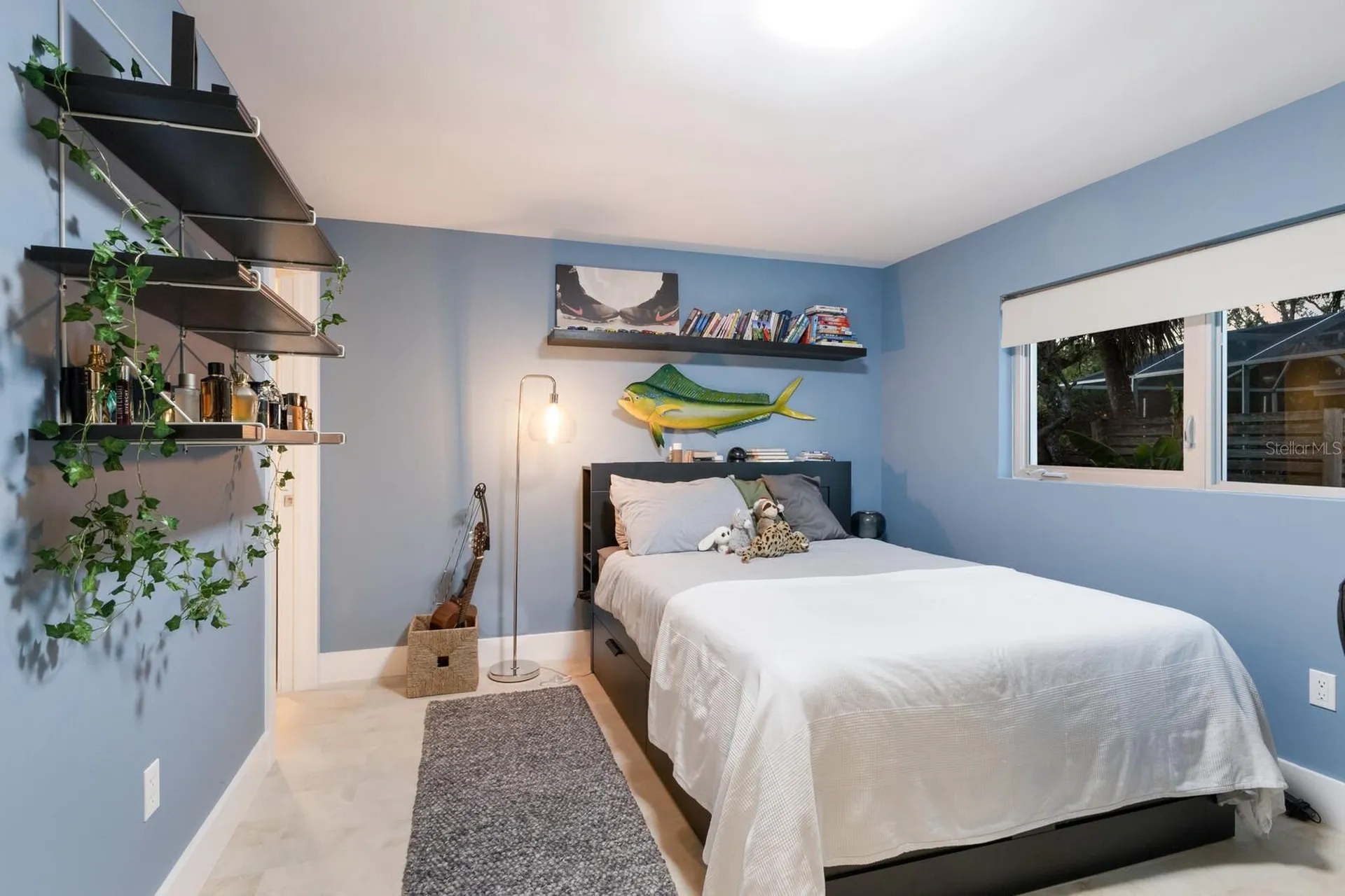 238 Island Circle Sarasota FL 34242