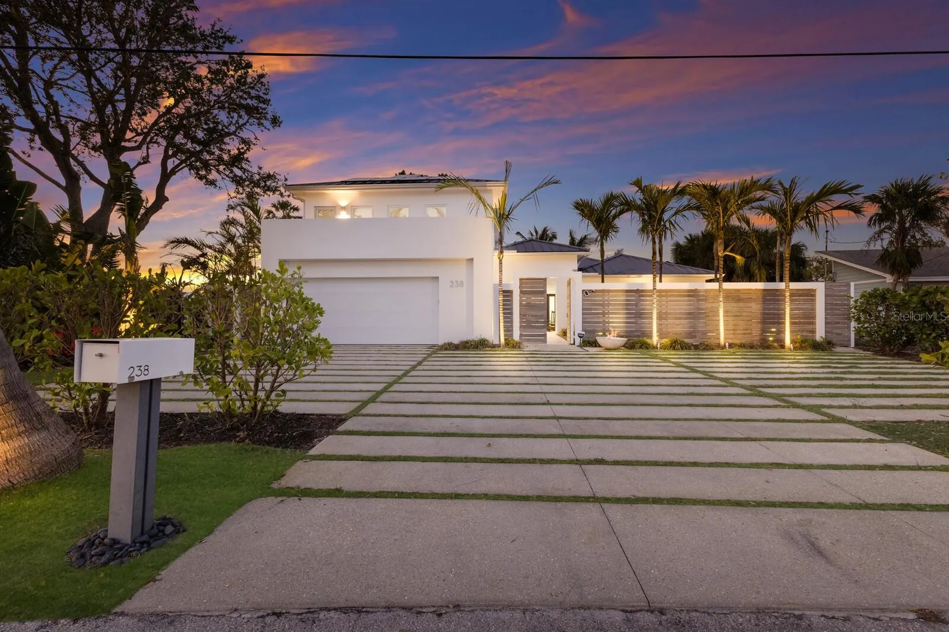 238 Island Circle Sarasota FL 34242