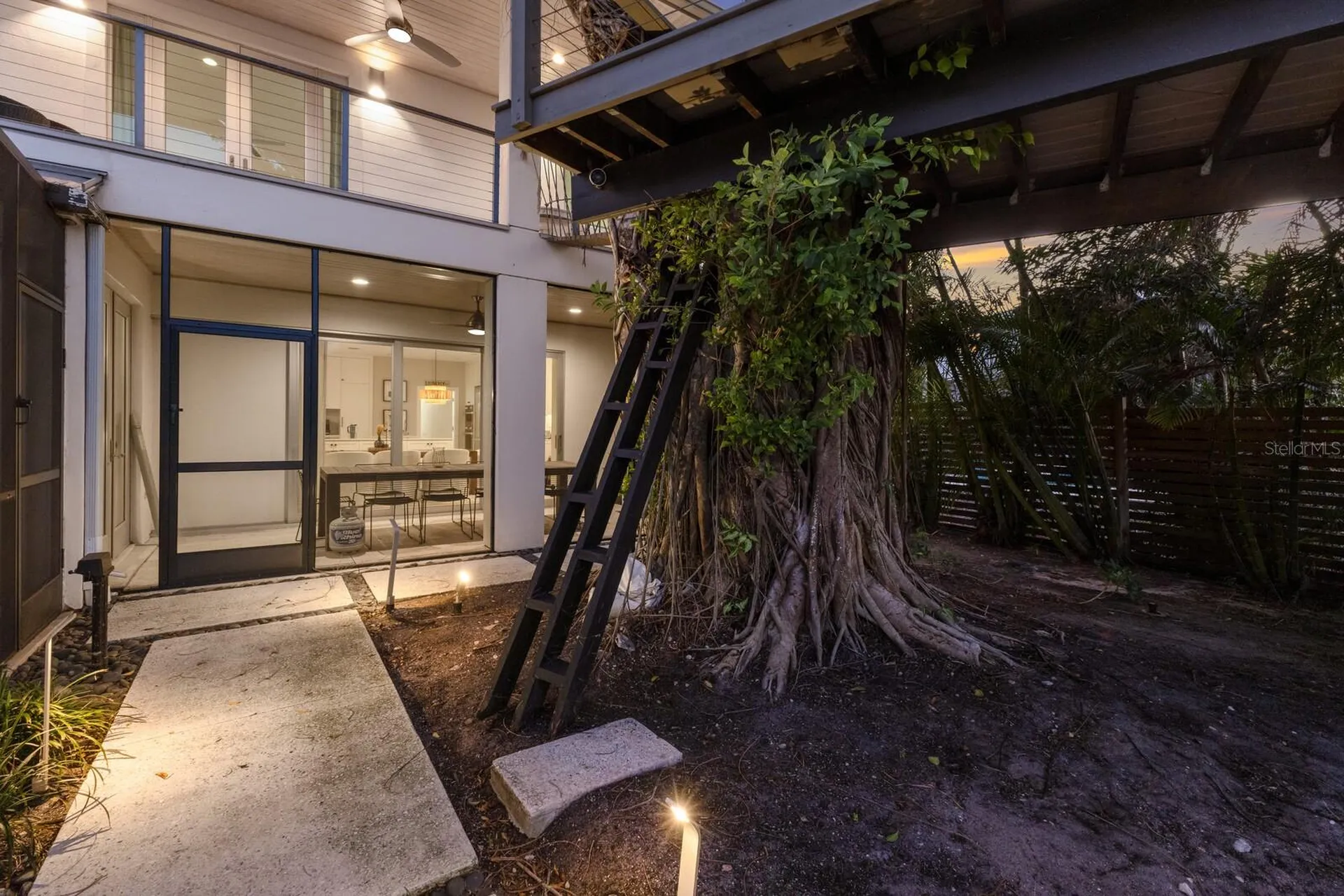 238 Island Circle Sarasota FL 34242