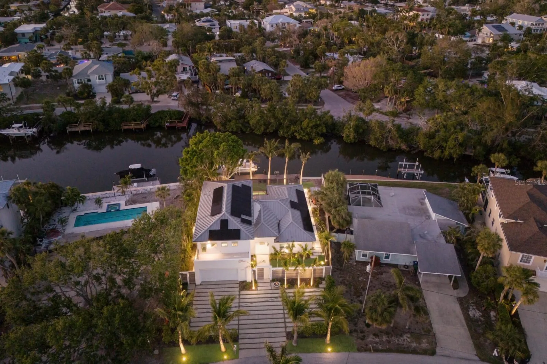 238 Island Circle Sarasota FL 34242