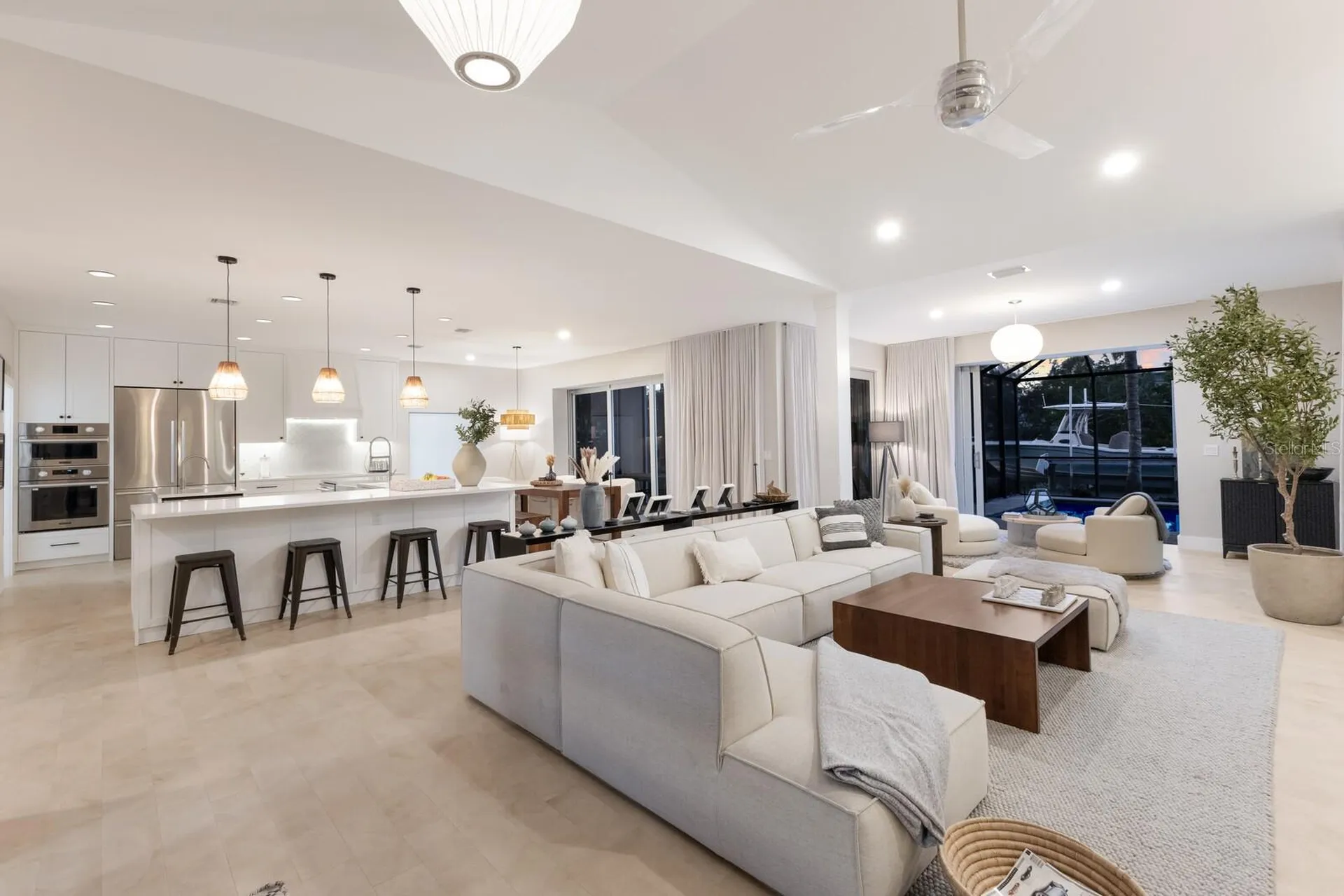 238 Island Circle Sarasota FL 34242