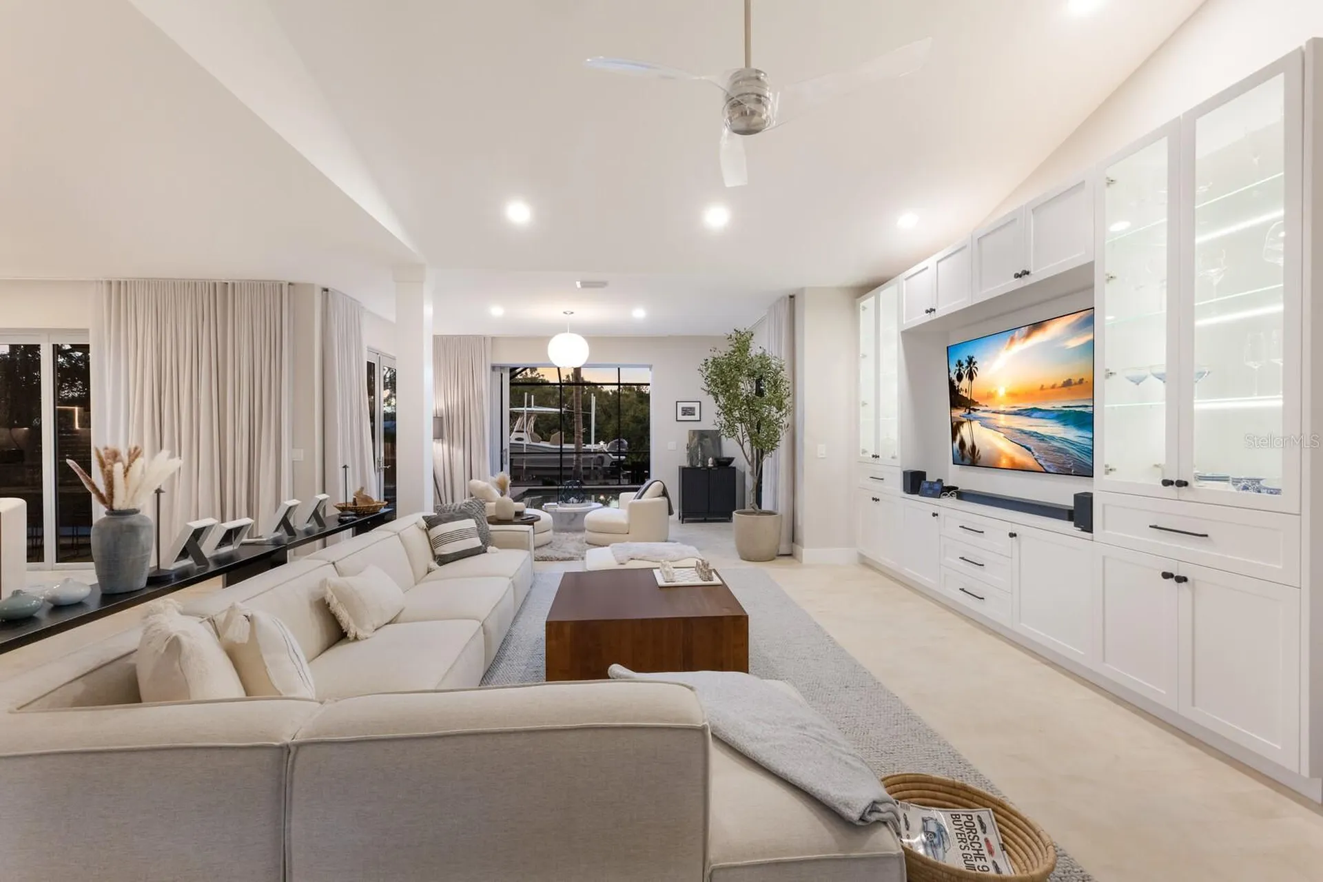 238 Island Circle Sarasota FL 34242