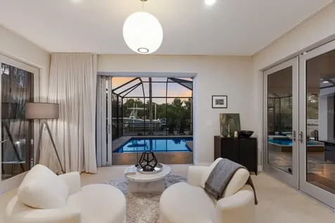 238 Island Circle Sarasota FL 34242
