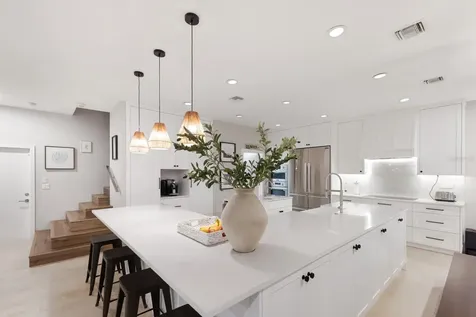 238 Island Circle Sarasota FL 34242