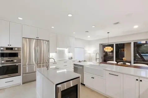 238 Island Circle Sarasota FL 34242