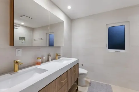 238 Island Circle Sarasota FL 34242