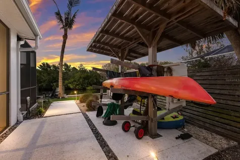 238 Island Circle Sarasota FL 34242