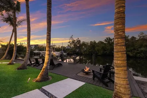238 Island Circle Sarasota FL 34242