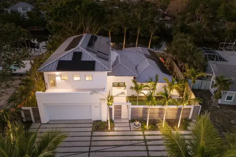 238 Island Circle Sarasota FL 34242