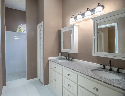 10458 NW 35th Place Gainesville FL 32606