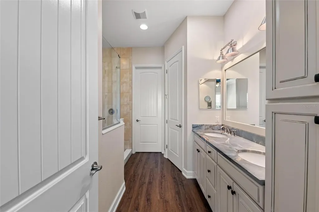 241 Sapphire Lake Drive Bradenton FL 34209
