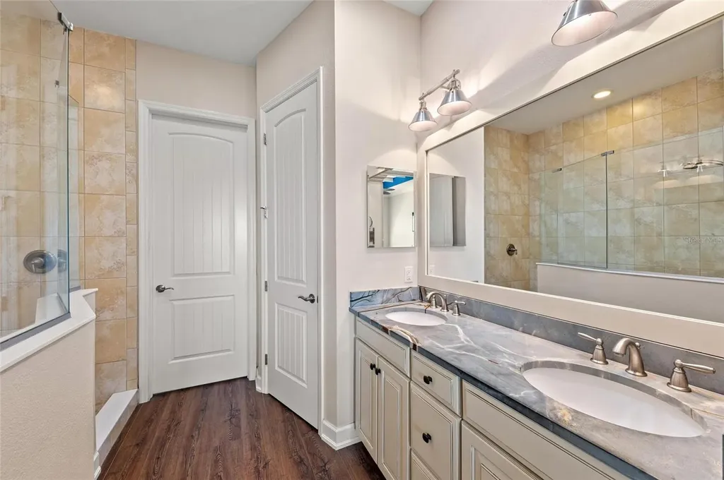 241 Sapphire Lake Drive Bradenton FL 34209