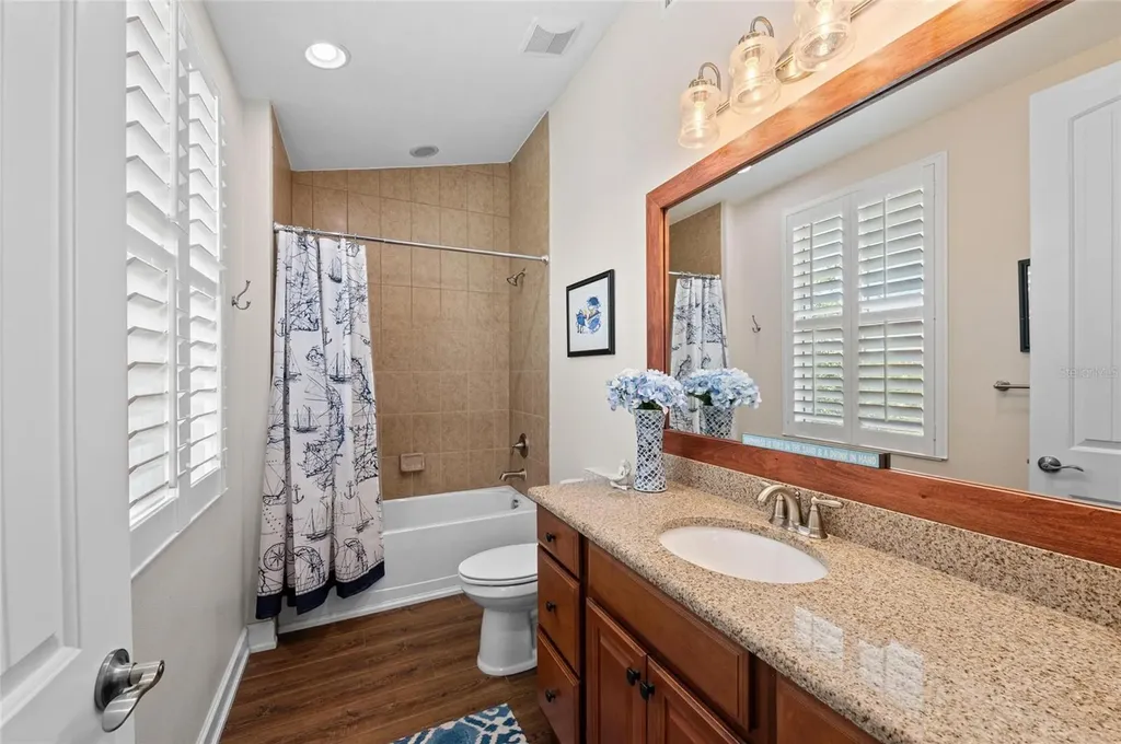 241 Sapphire Lake Drive Bradenton FL 34209