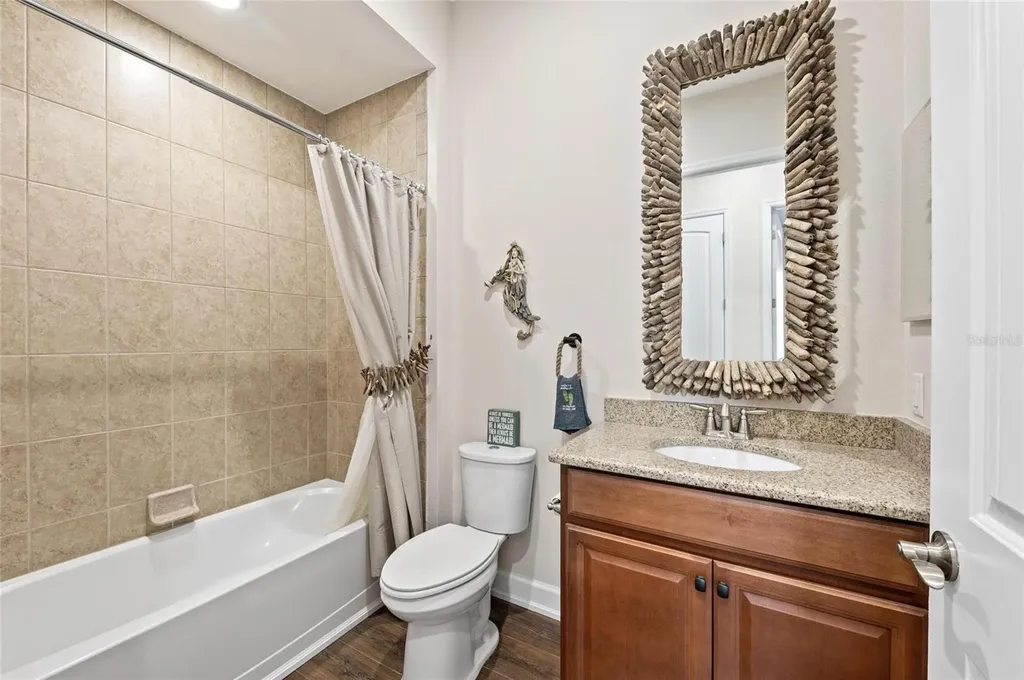 241 Sapphire Lake Drive Bradenton FL 34209