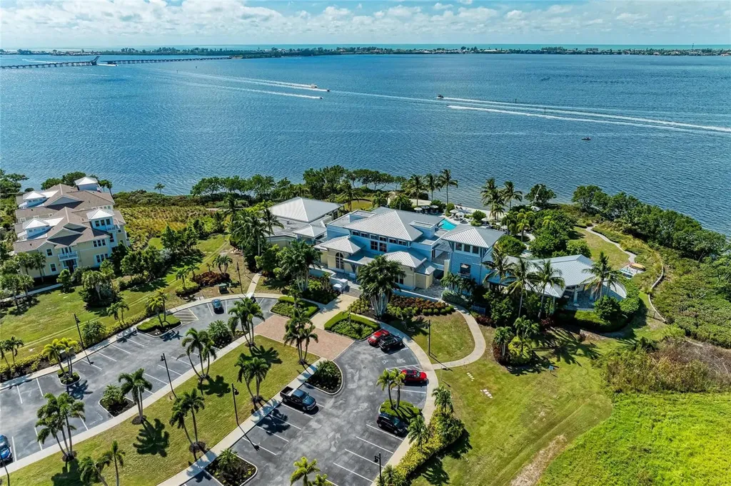 241 Sapphire Lake Drive Bradenton FL 34209