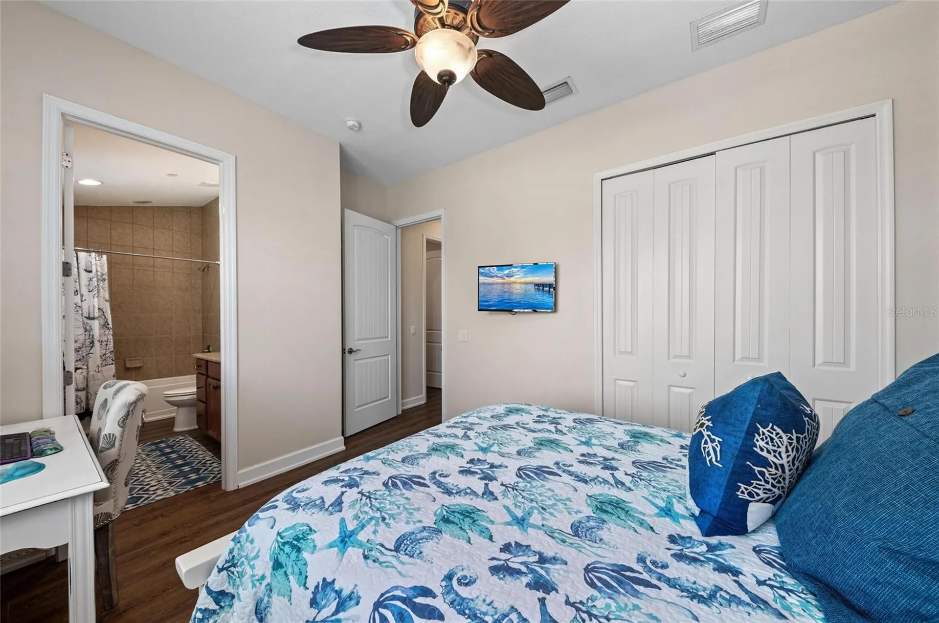 241 Sapphire Lake Drive Bradenton FL 34209