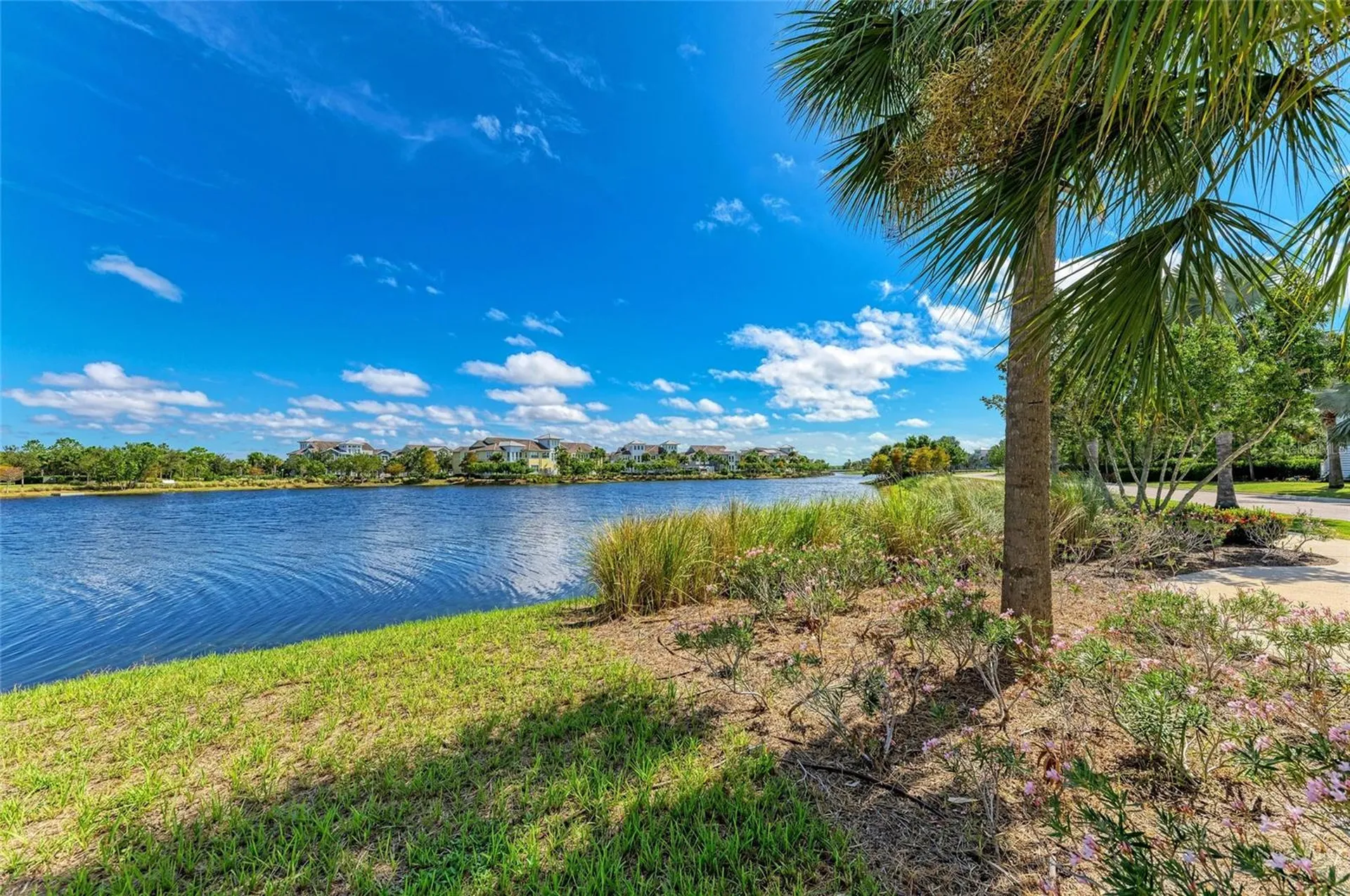 241 Sapphire Lake Drive Bradenton FL 34209