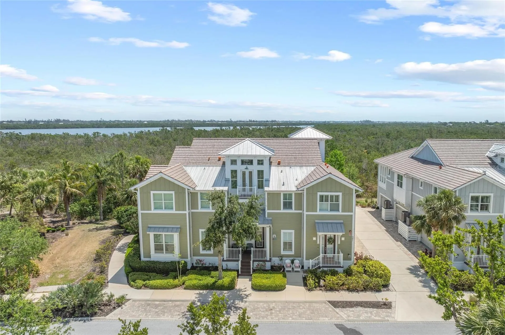 241 Sapphire Lake Drive Bradenton FL 34209