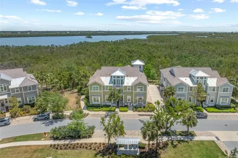 241 Sapphire Lake Drive Bradenton FL 34209