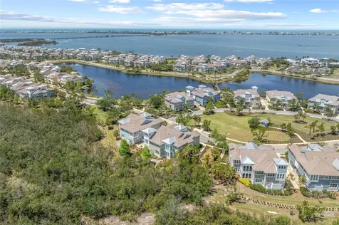 241 Sapphire Lake Drive Bradenton FL 34209