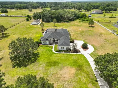 18423 Lithia Towne Road Lithia FL 33547