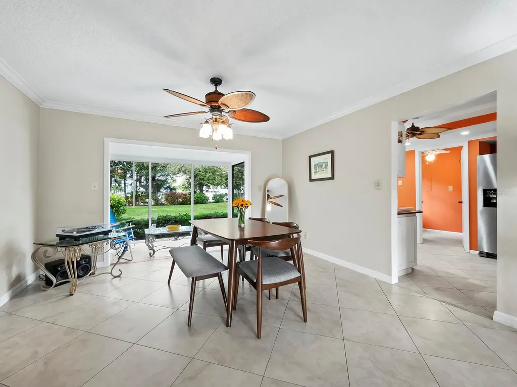 565 Sutton Place Longboat Key FL 34228