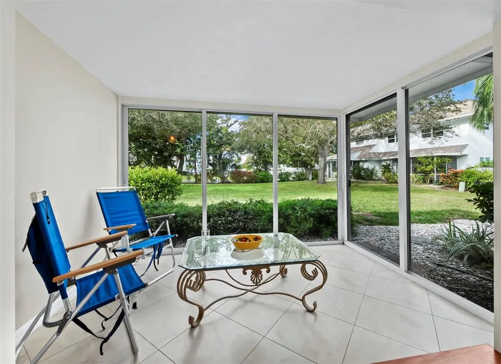 565 Sutton Place Longboat Key FL 34228
