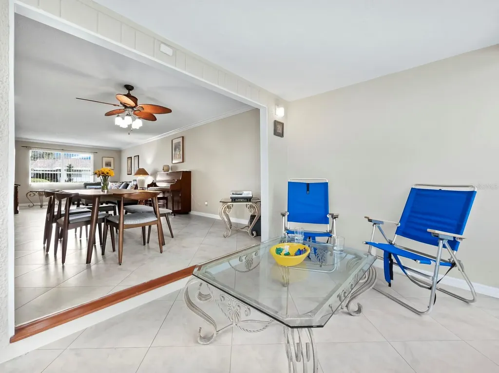 565 Sutton Place Longboat Key FL 34228