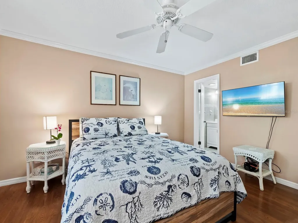 565 Sutton Place Longboat Key FL 34228
