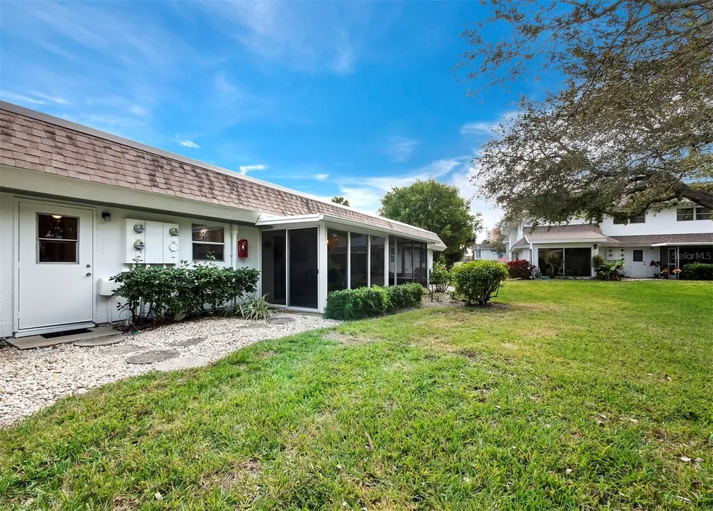 565 Sutton Place Longboat Key FL 34228