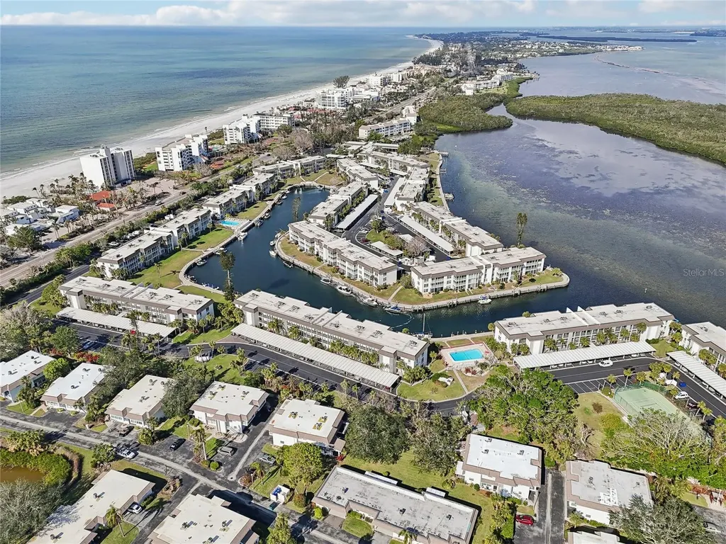 565 Sutton Place Longboat Key FL 34228
