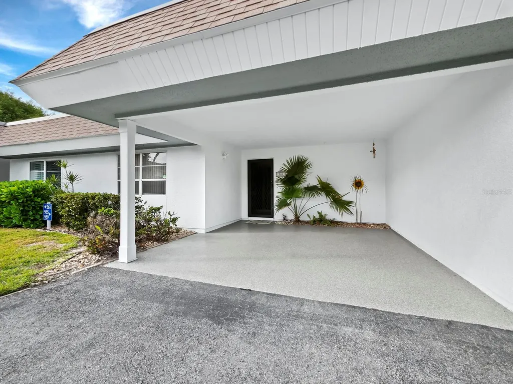 565 Sutton Place Longboat Key FL 34228
